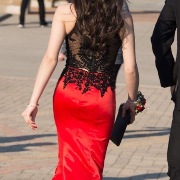 Two-piece red and black dress - Picture 4 of 4